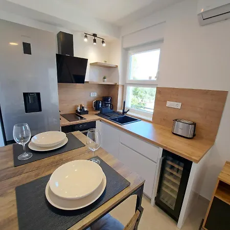 Seadream - 50 Meters From The Sea * Brodarica (Sibenik-Knin)