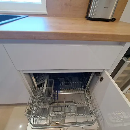 Apartman Seadream - 50 Meters From The Sea Brodarica (Sibenik-Knin)